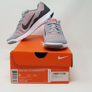 Women's Nike Flex Experience RN 4!